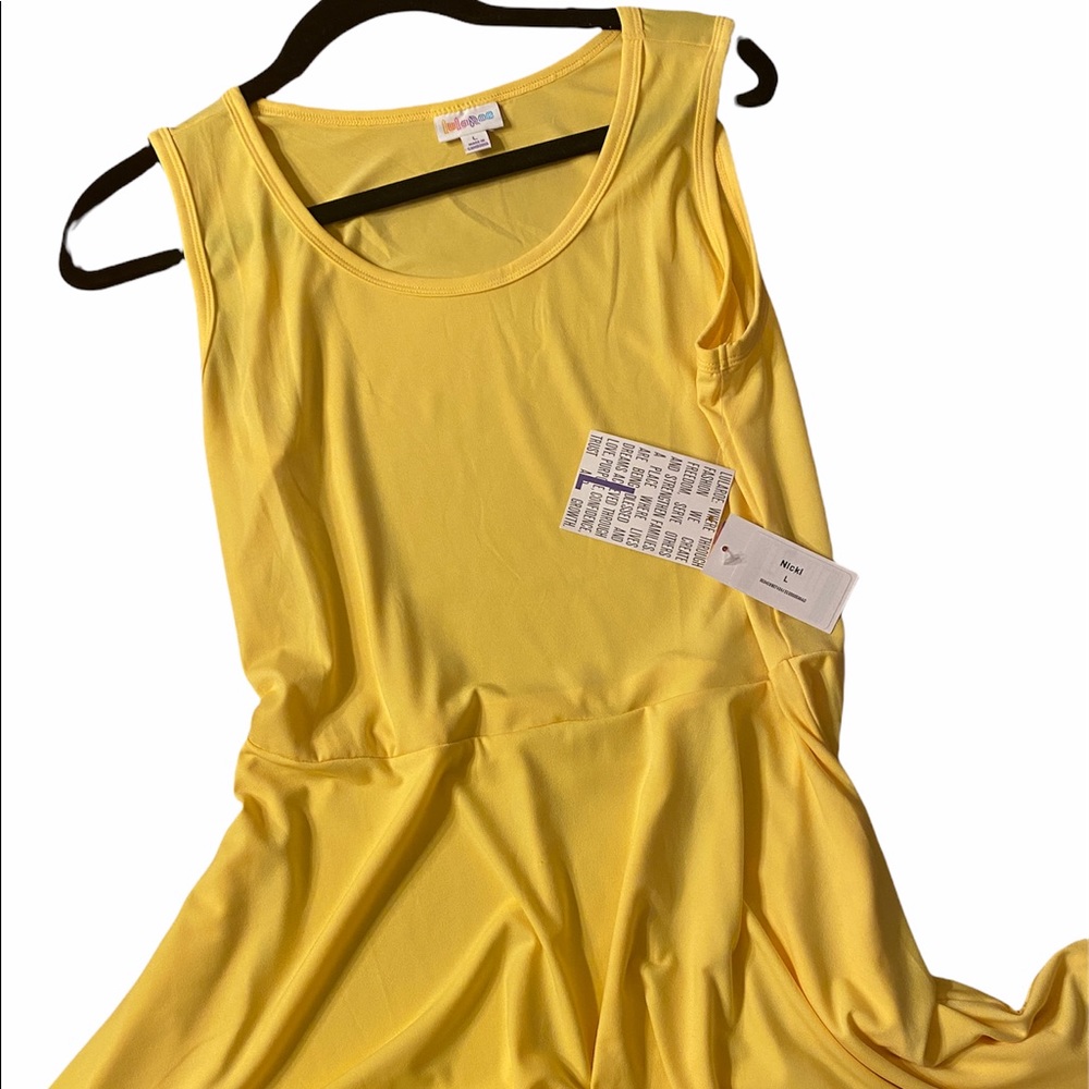 NWT LULAROE NICKI DRESS.